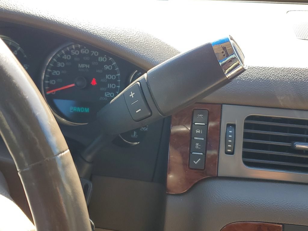 Used 2014 Chevrolet Suburban LTZ AWD/4WD image 27