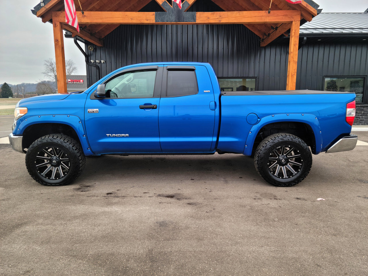 Used 2017 Toyota Tundra SR5 image 25