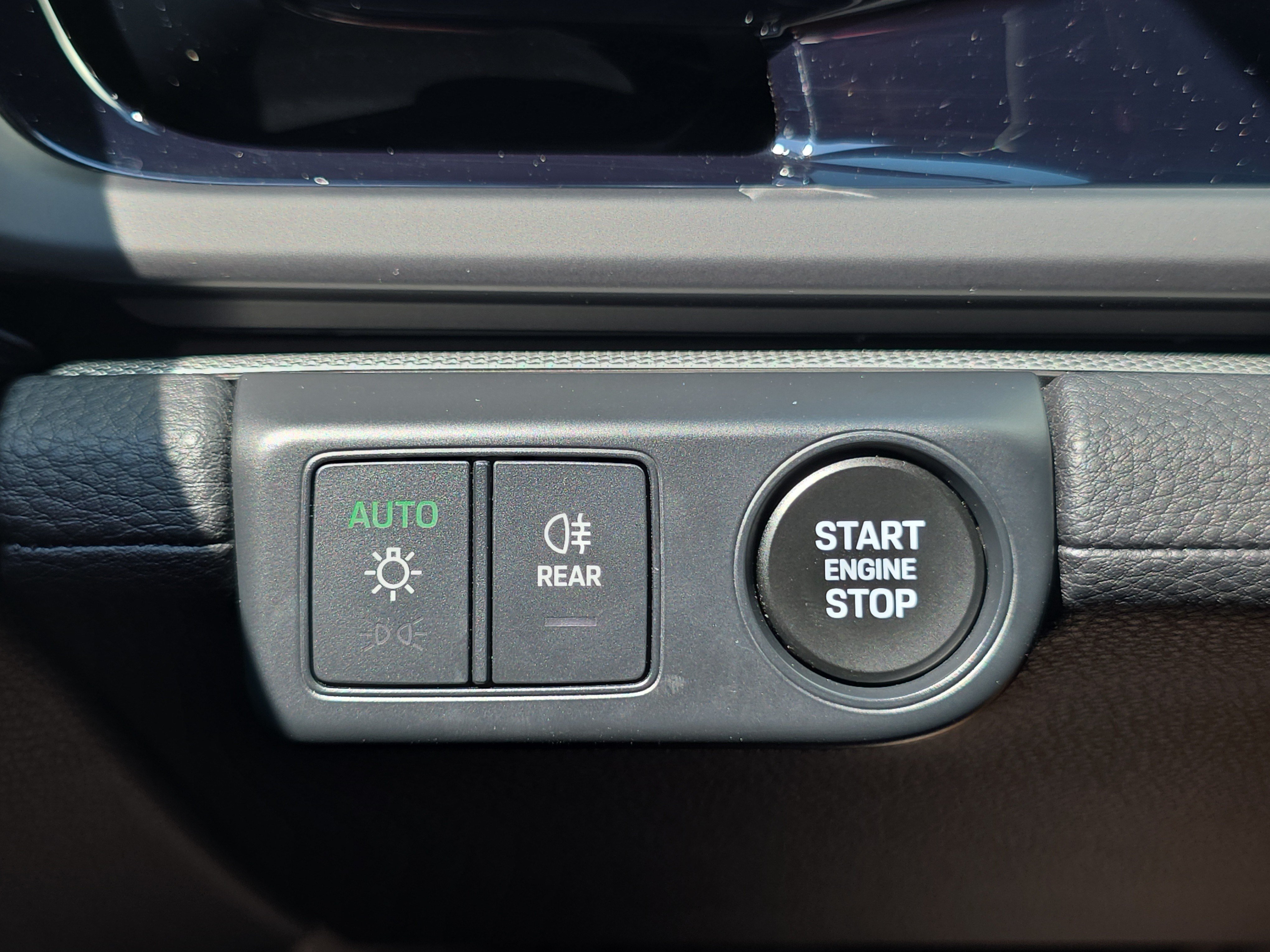 Certified 2024 Porsche Panamera image 28