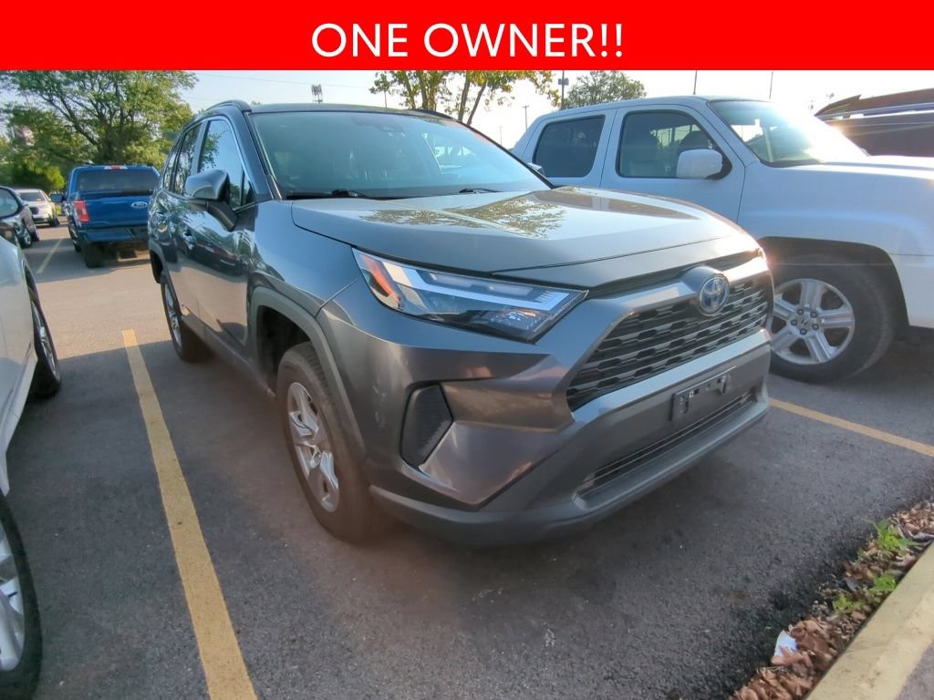 Used 2022 Toyota RAV4 XLE w/ XLE Grade Weather Package AWD/4WD image 3