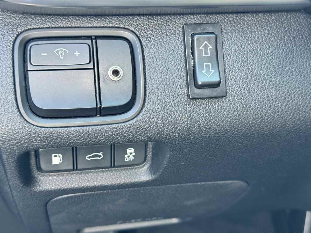 Used 2017 Kia Optima SX FWD image 37