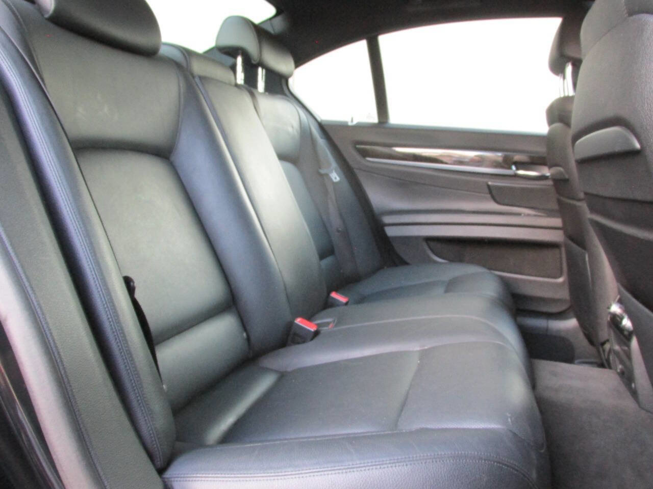 Used 2015 BMW 740i 740i 4dr Sedan image 25