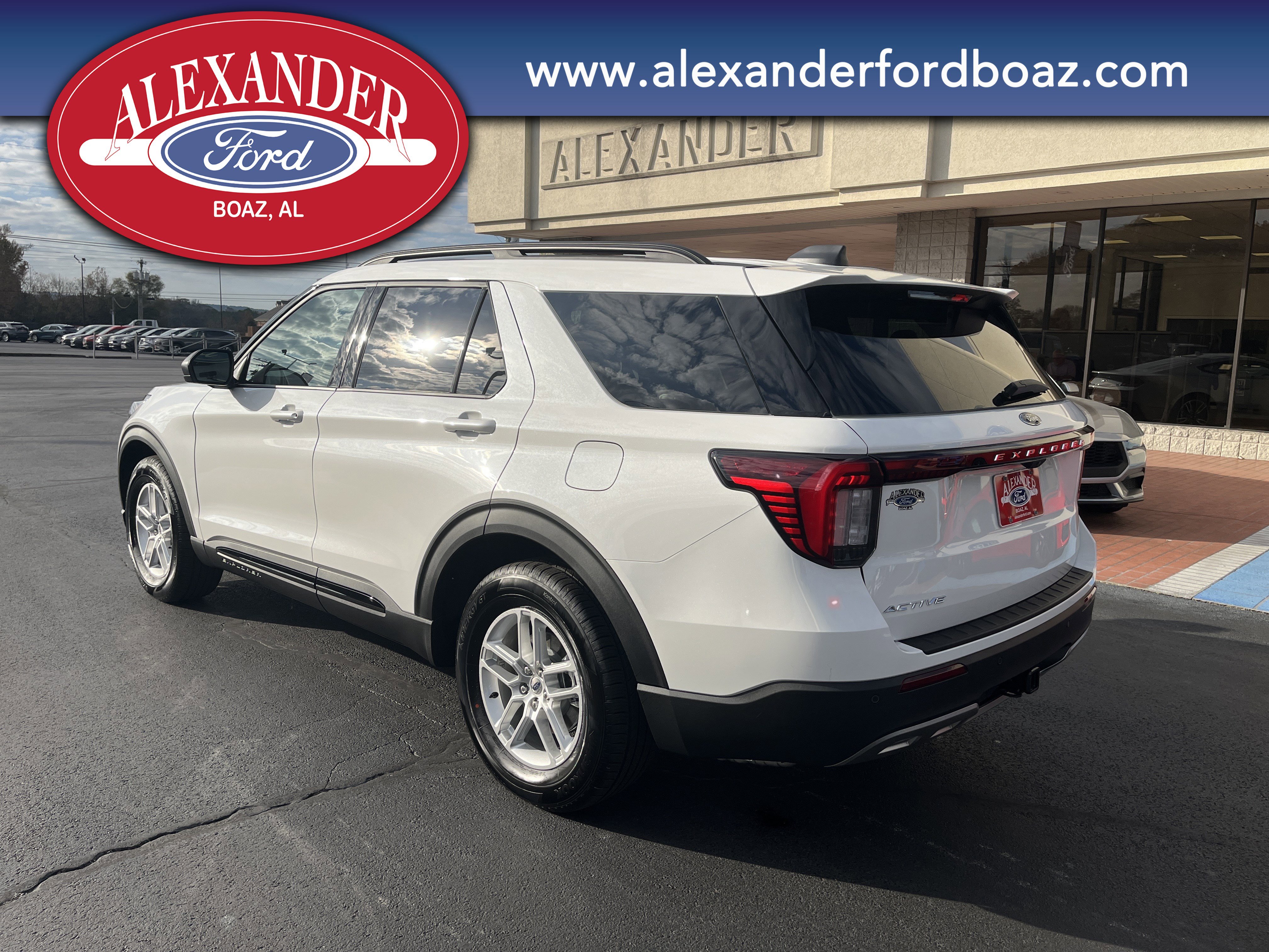 New 2026 Ford Explorer Active w/ Active Comfort Package RWD image 2
