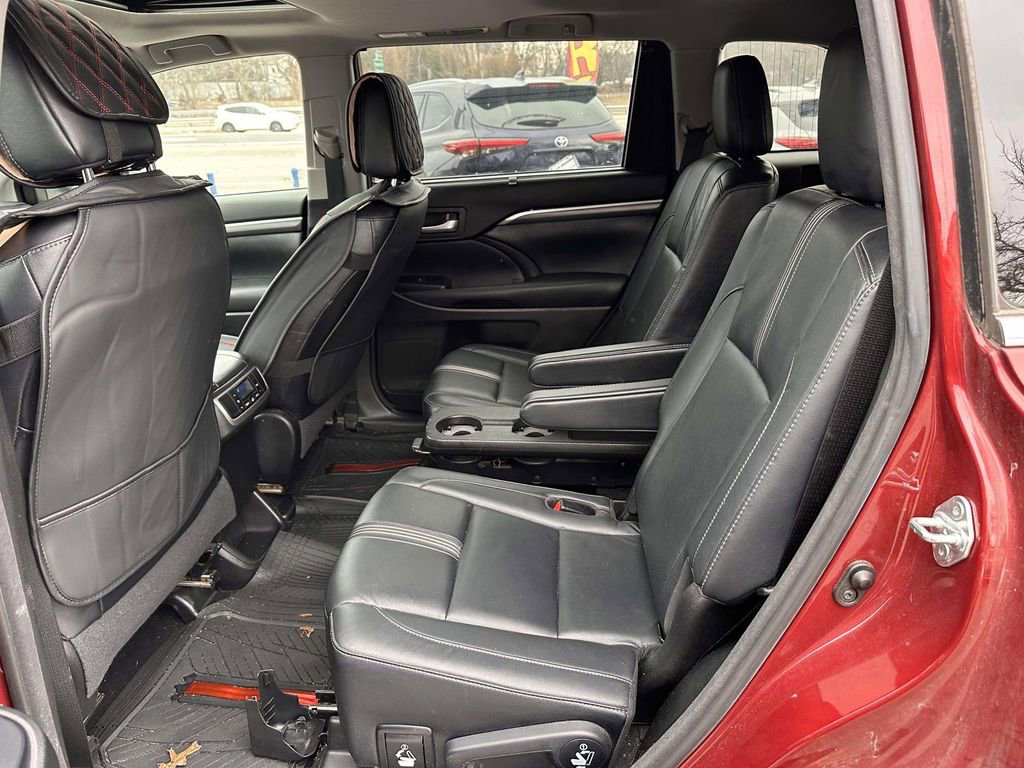 Used 2018 Toyota Highlander SE AWD/4WD image 13