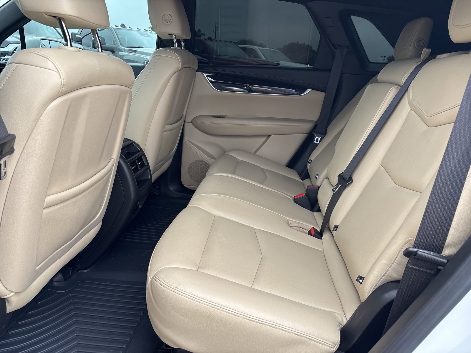 Used 2018 Cadillac XT5 FWD image 14