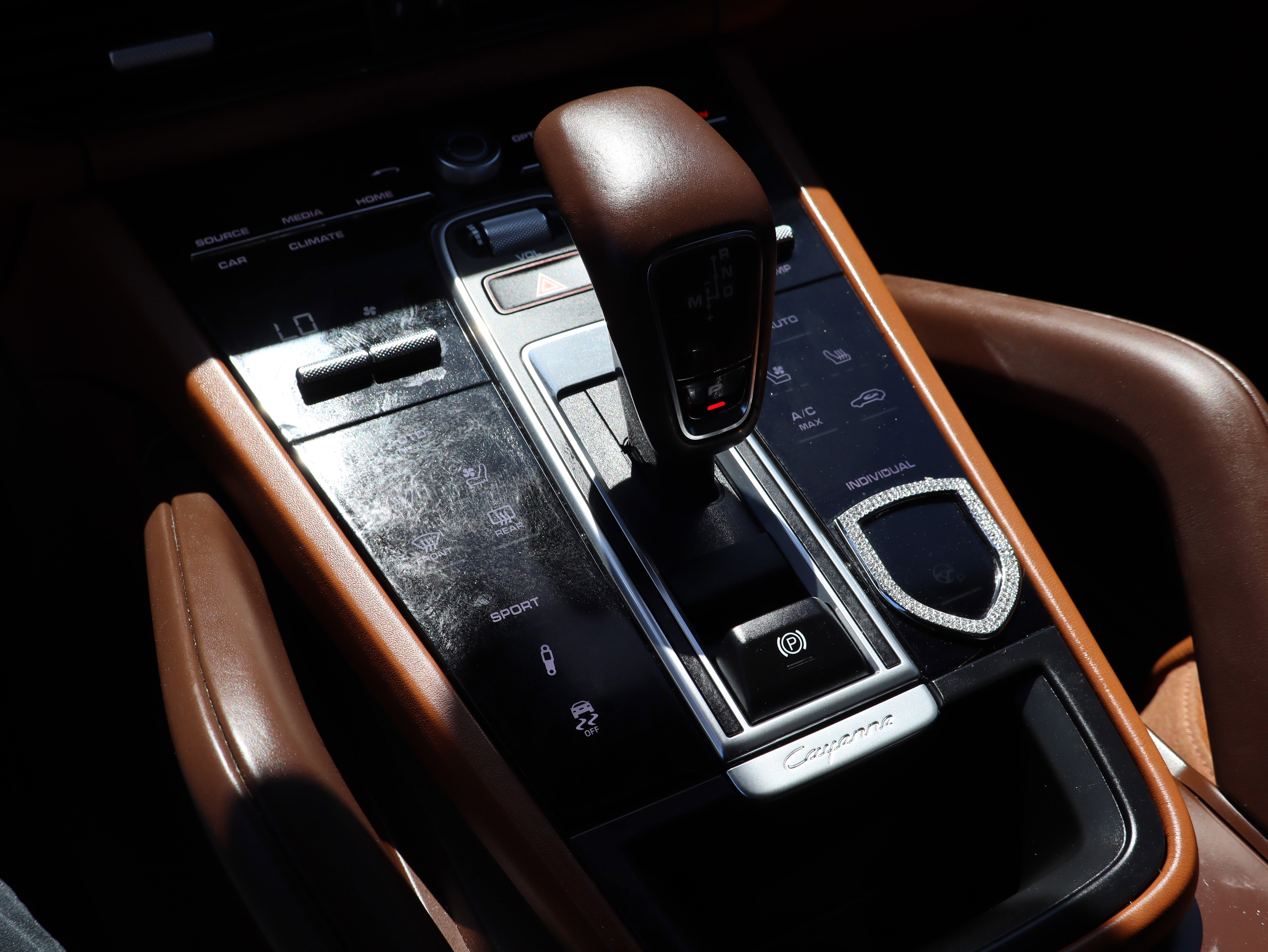 Used 2022 Porsche Cayenne image 35