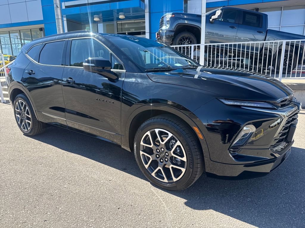 Used 2025 Chevrolet Blazer RS w/ Enhanced Convenience Package image 37