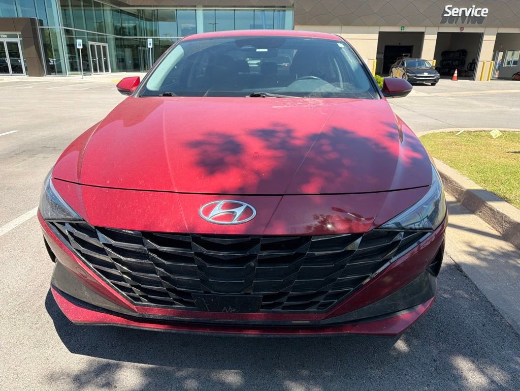 Certified 2023 Hyundai Elantra Limited w/ Cargo Package FWD image 2