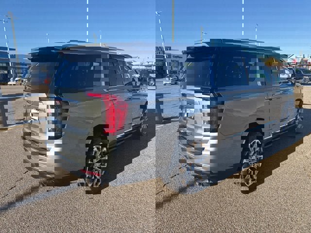 Used 2023 GMC Yukon XL Denali w/ Max Trailering Package image 3