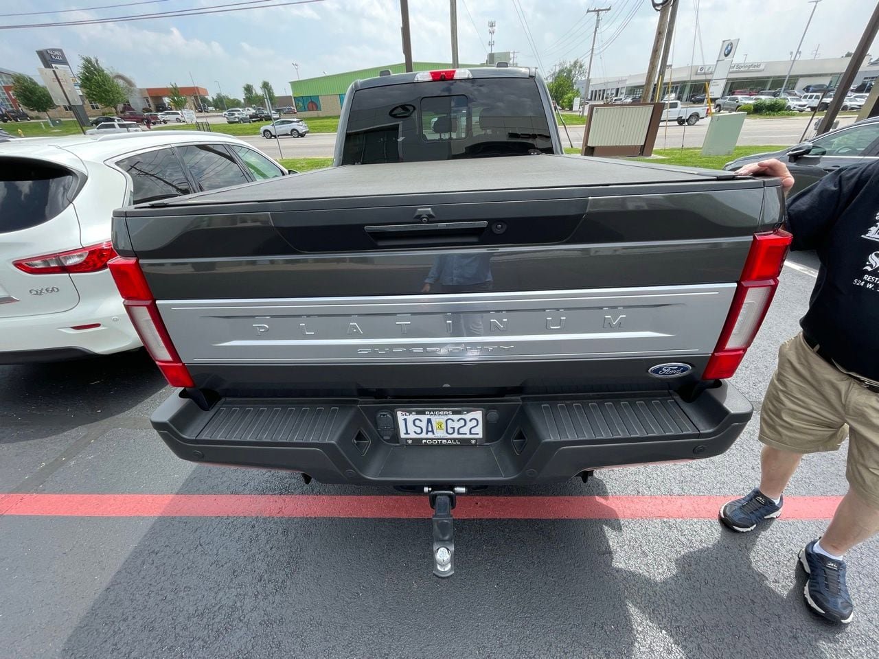 Used 2020 Ford F250 Platinum w/ FX4 Off-Road Package AWD/4WD image 4