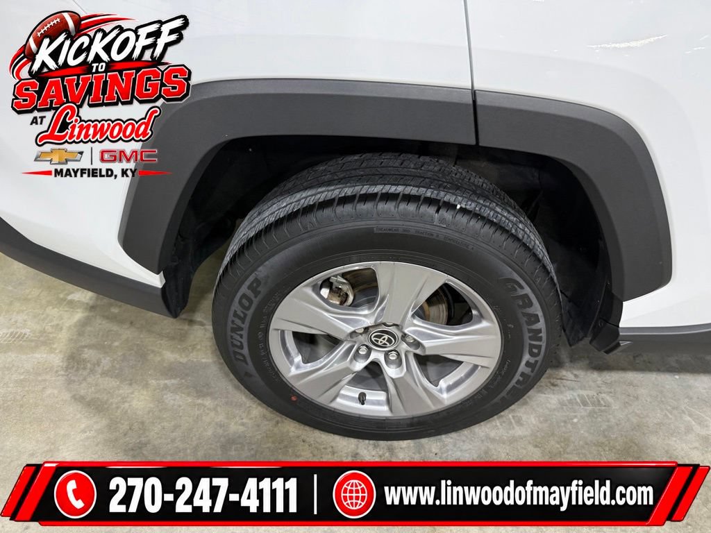 Used 2025 Toyota RAV4 XLE FWD image 10