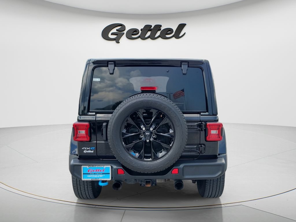 Used 2022 Jeep Wrangler Unlimited Sahara w/ Cold Weather Group AWD/4WD image 4
