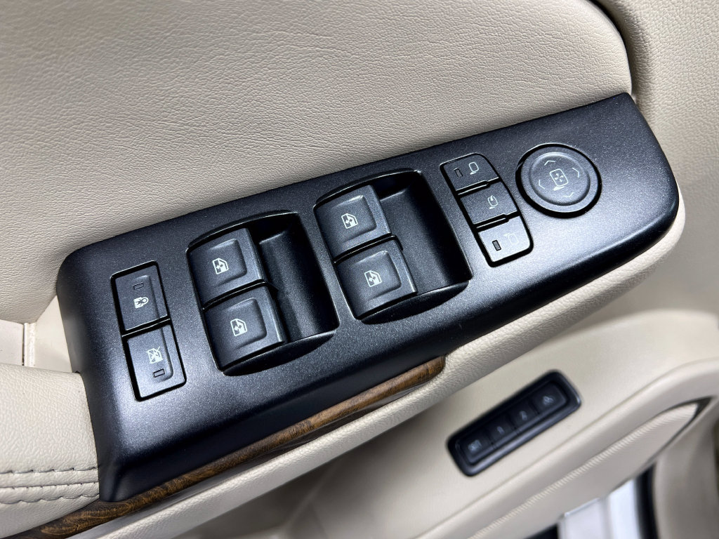 Used 2018 GMC Yukon Denali AWD/4WD image 17
