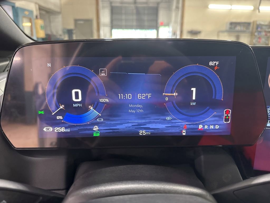 New 2025 Chevrolet Equinox EV RS w/ Convenience Package II FWD image 19