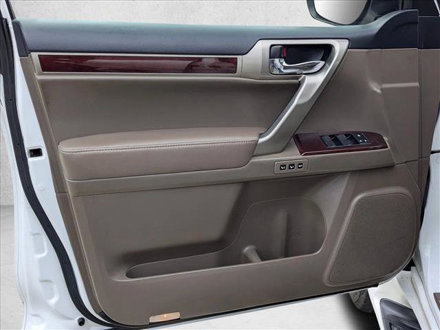 Used 2017 Lexus GX 460 Premium image 14