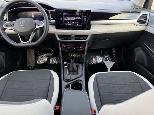 New 2026 Volkswagen Taos SE image 8