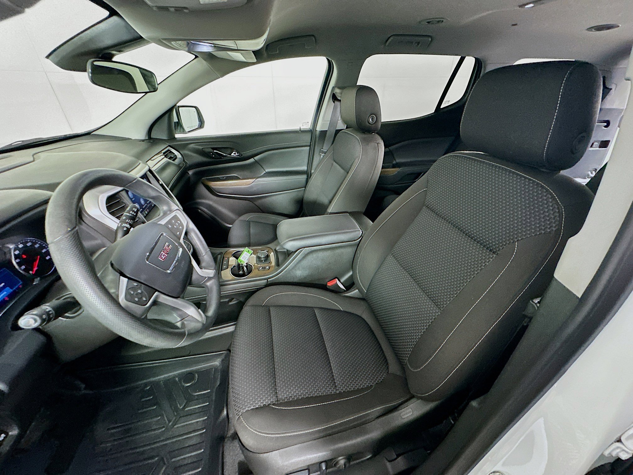Used 2023 GMC Acadia SLE w/ Driver Convenience Package image 13