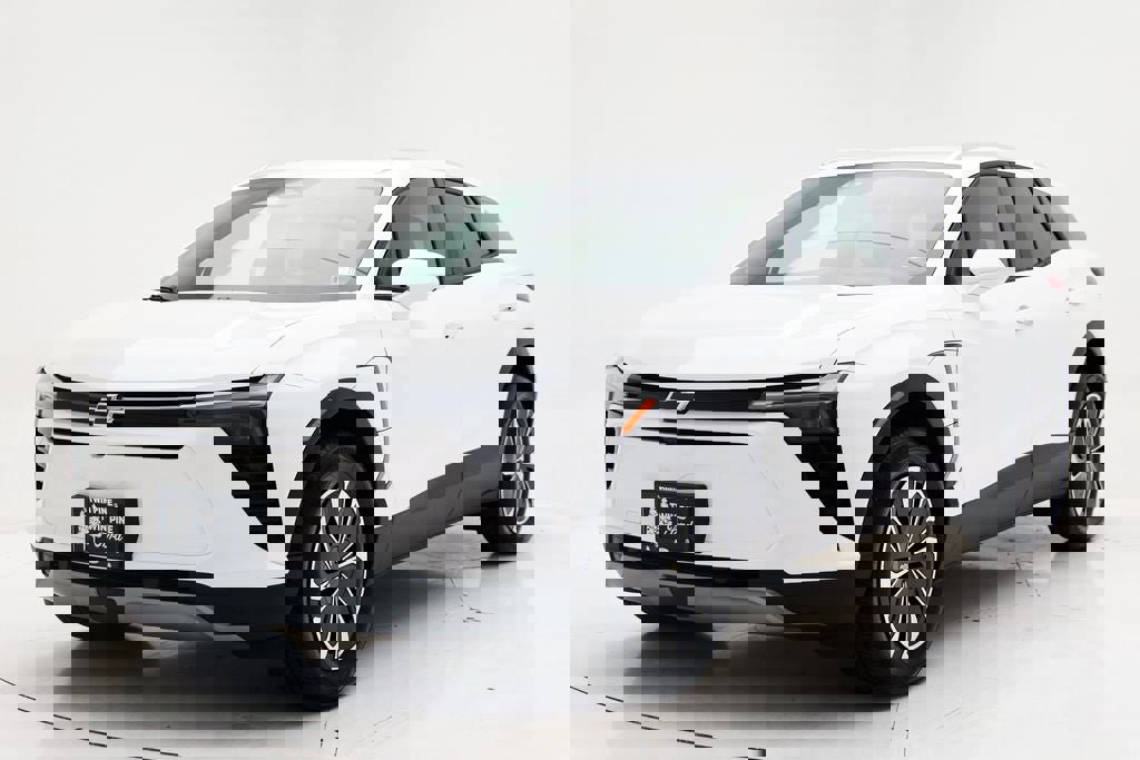 Used 2025 Chevrolet Blazer EV LT image 2