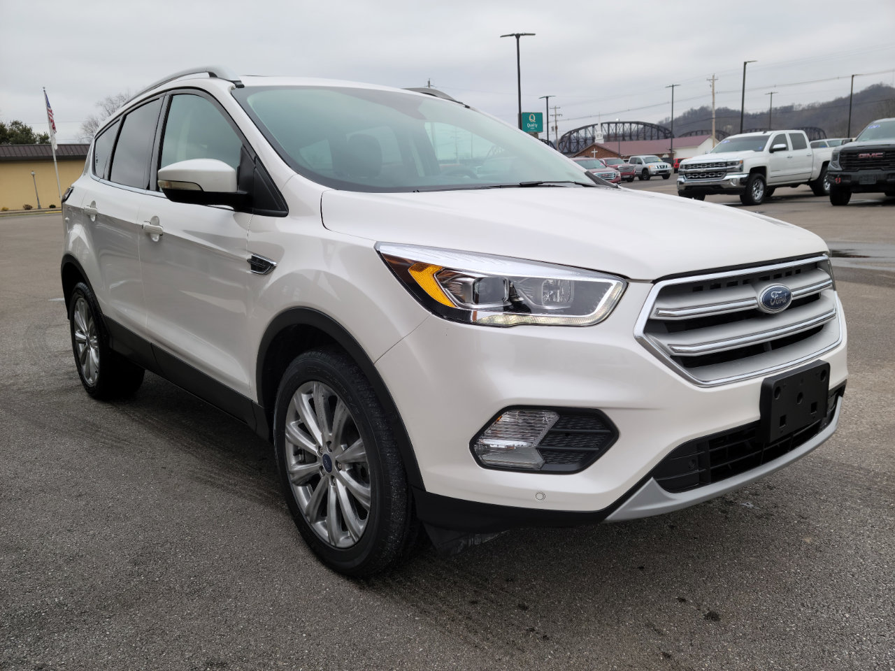 Used 2018 Ford Escape Titanium image 3