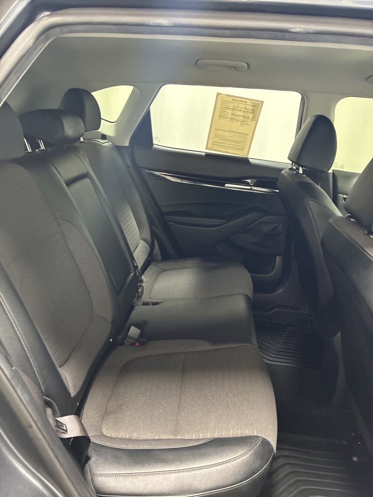 Used 2021 Kia Seltos S image 24