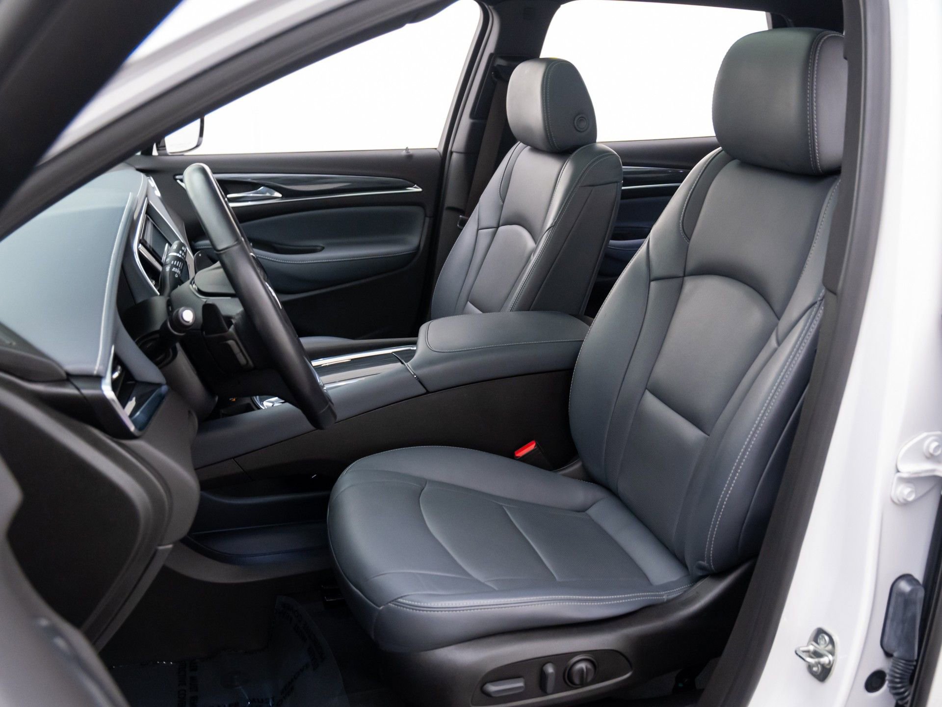 Used 2023 Buick Enclave Essence w/ Experience Buick Package image 18