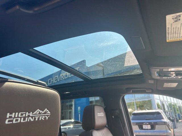 New 2026 Chevrolet Suburban High Country AWD/4WD image 26