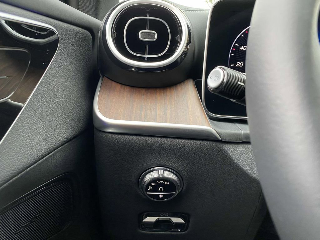 Certified 2025 Mercedes-Benz GLC 300 4MATIC image 26