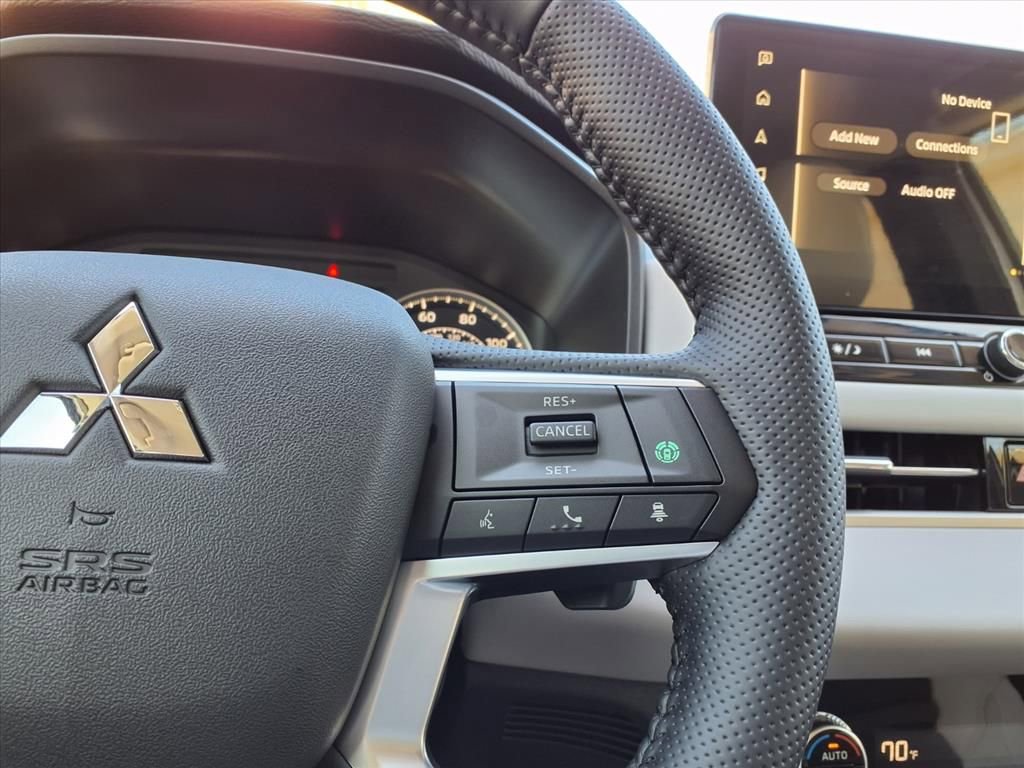 Used 2026 Mitsubishi Outlander SE FWD image 17