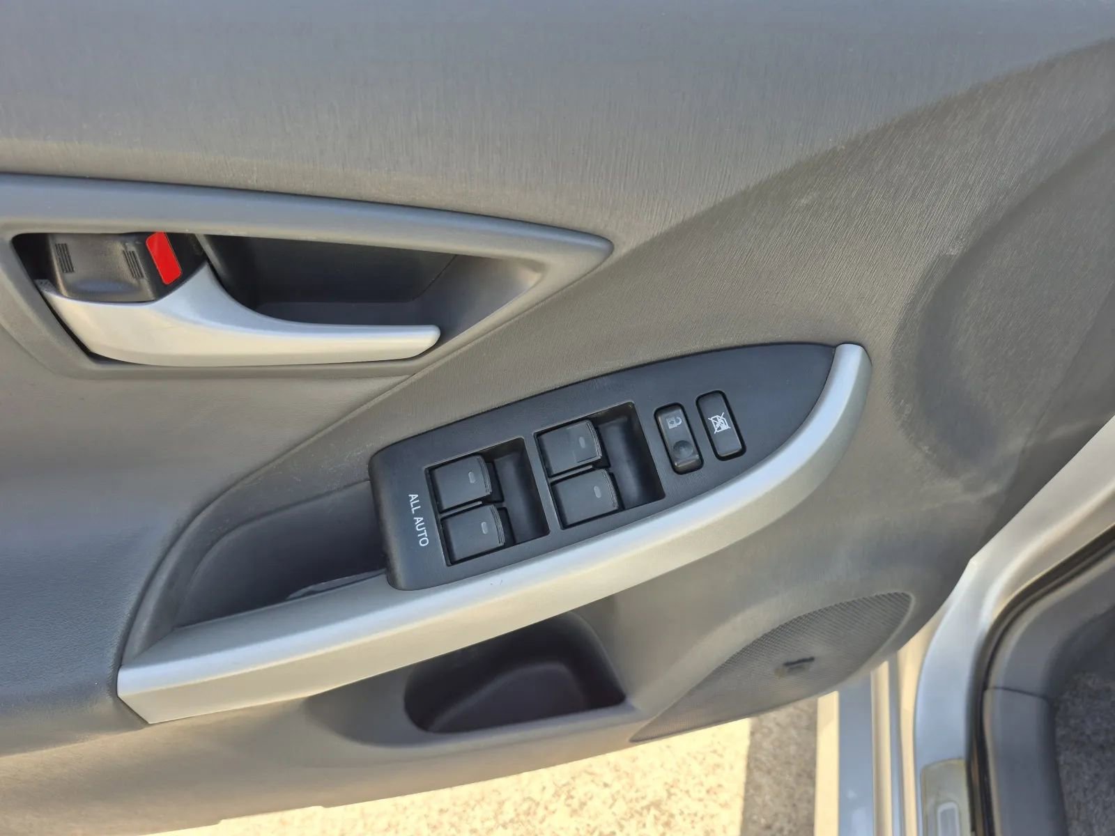 Used 2011 Toyota Prius Four FWD image 11