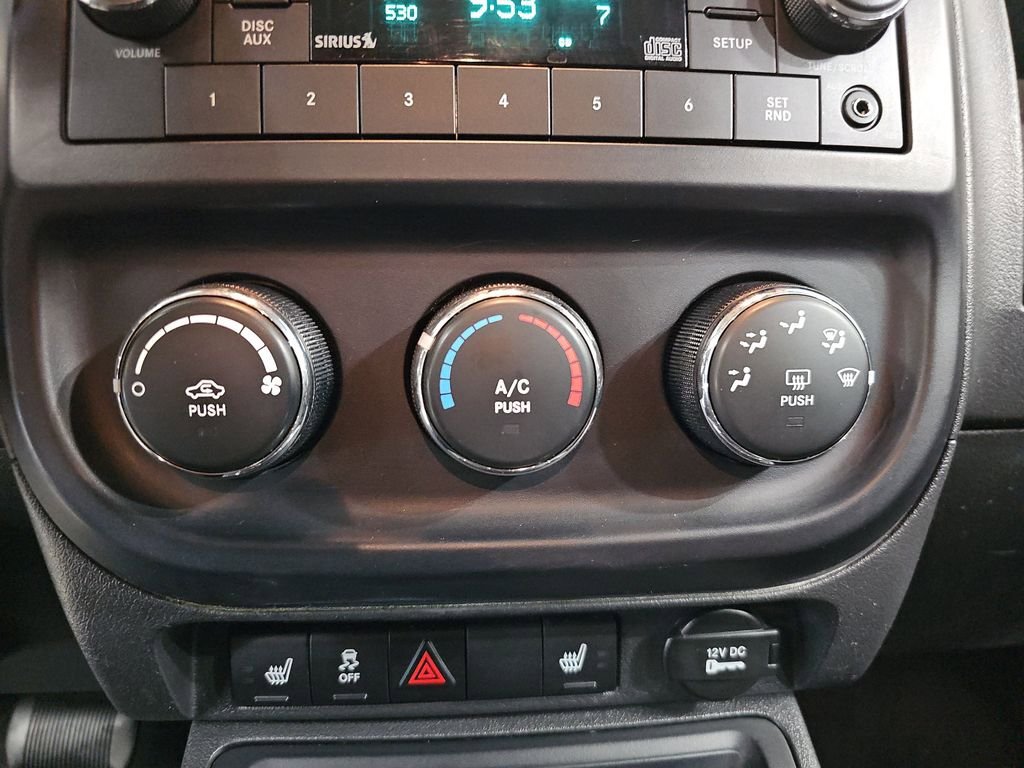 Used 2014 Jeep Patriot Latitude AWD/4WD image 24