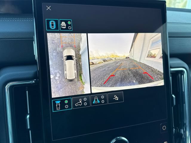Used 2025 GMC Yukon Denali AWD/4WD image 35