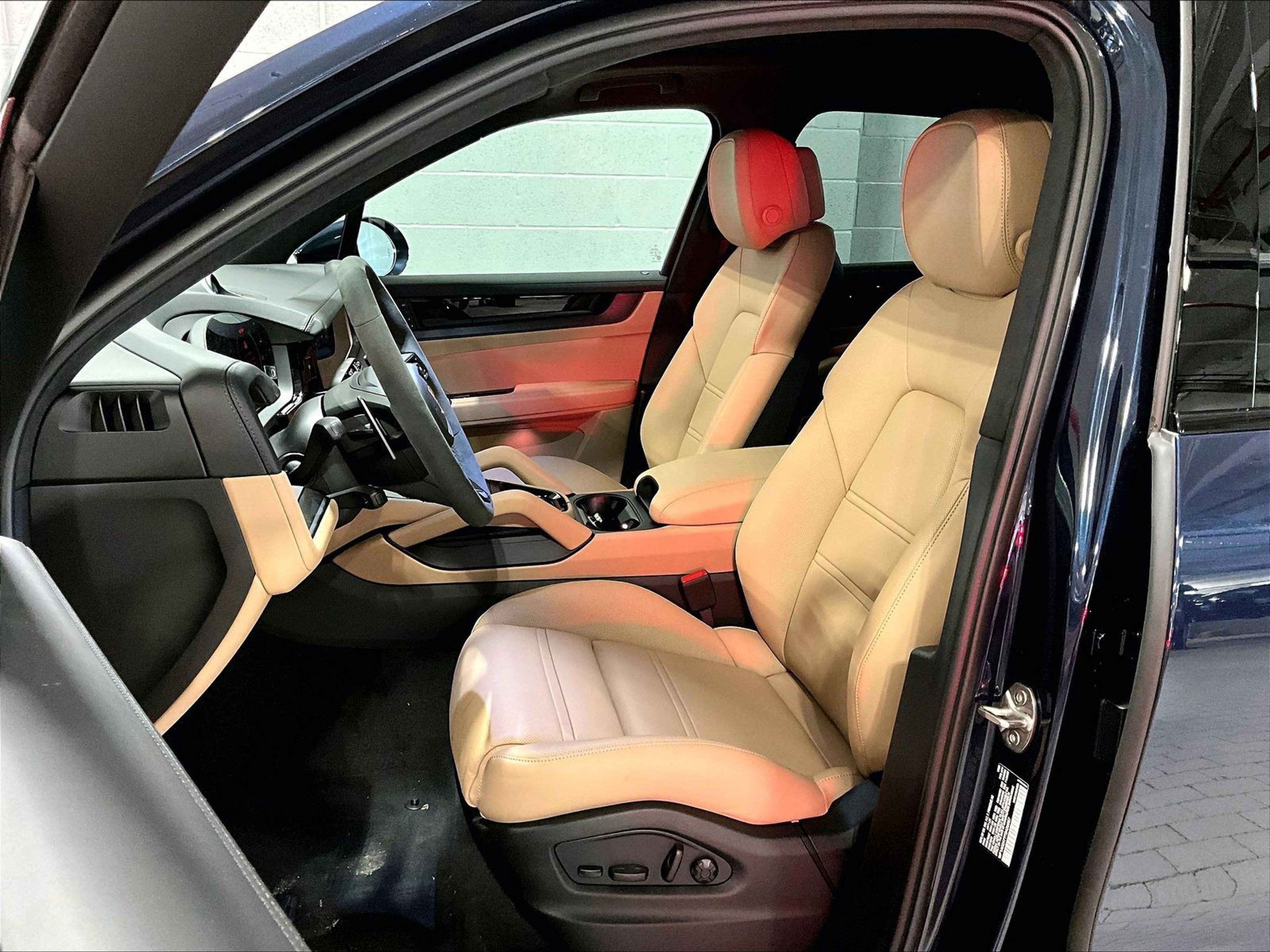 New 2026 Porsche Cayenne GTS image 5