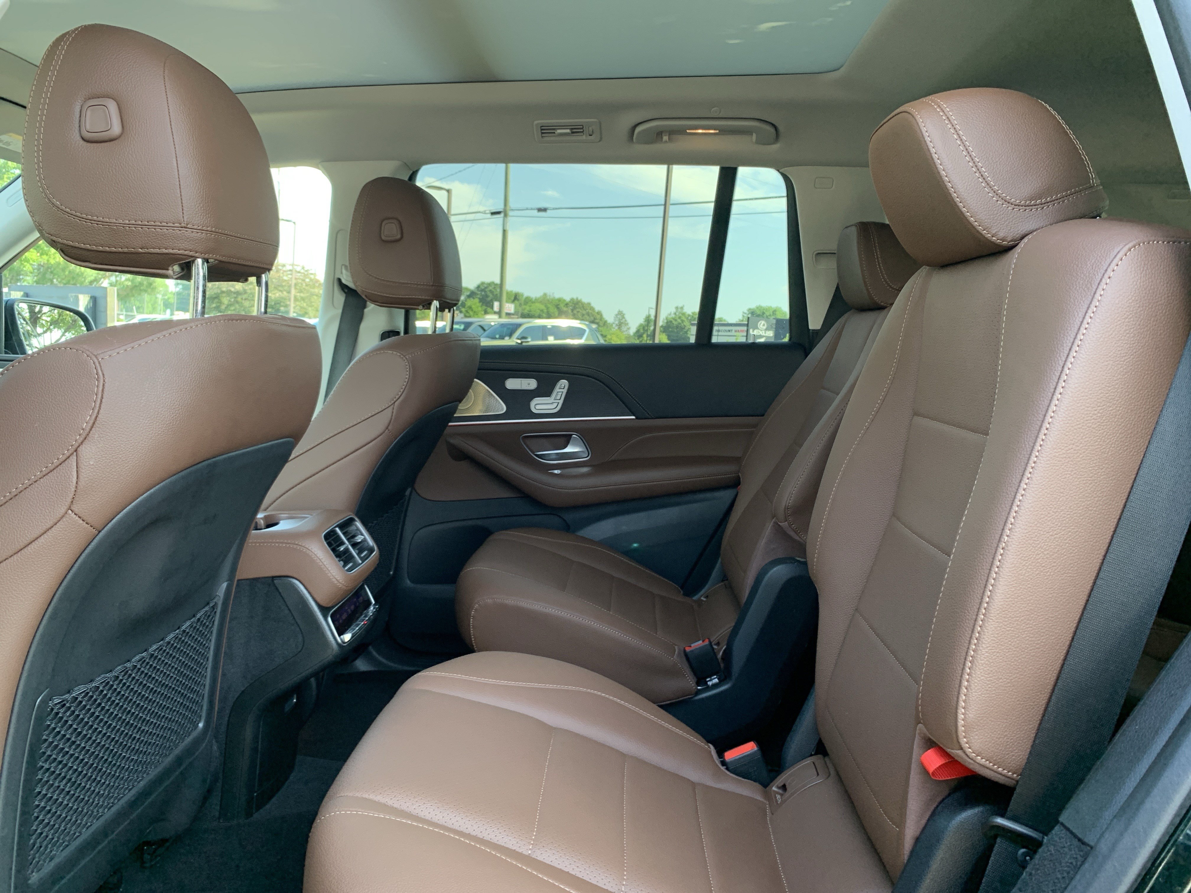 Used 2025 Mercedes-Benz GLS 450 4MATIC image 32