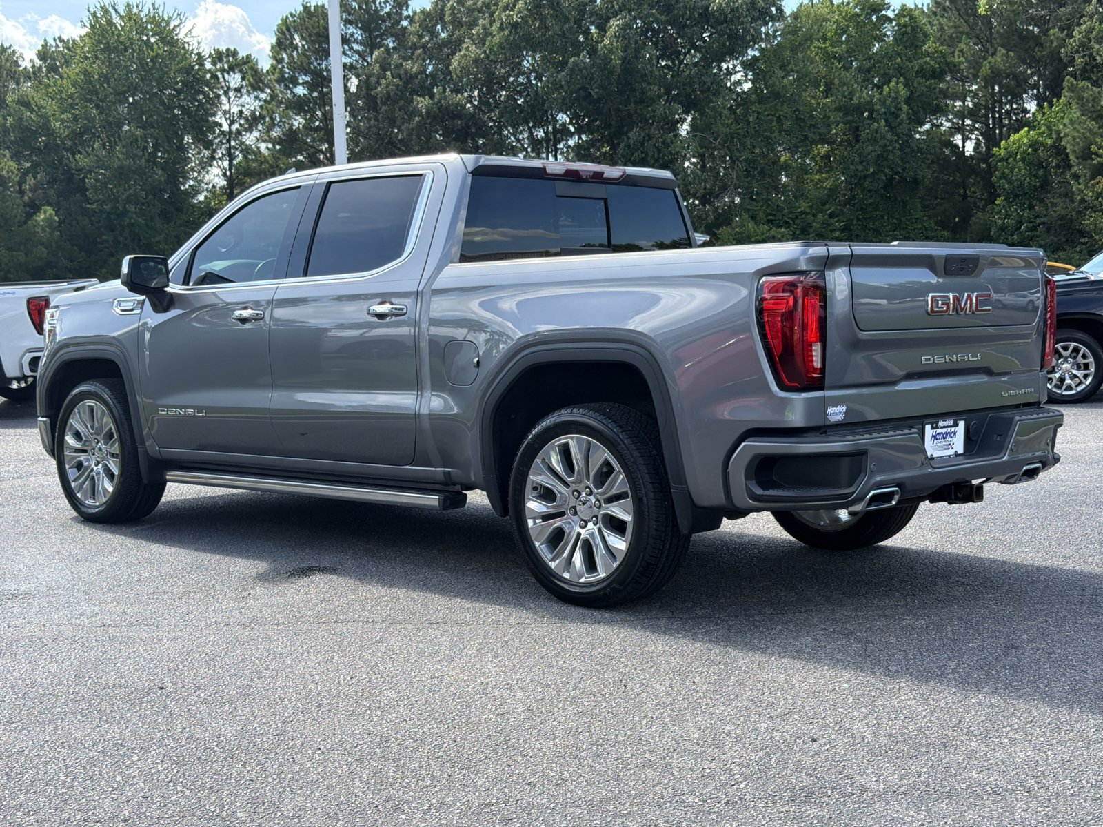 Used 2021 GMC Sierra 1500 Denali w/ Denali Ultimate Package AWD/4WD image 10