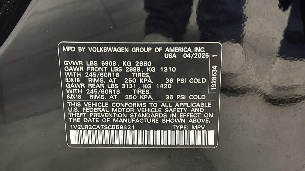 Used 2025 Volkswagen Atlas SE image 28