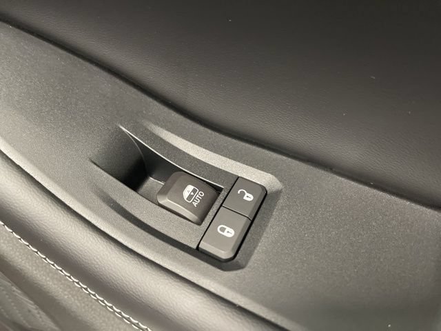 New 2026 Jeep Grand Cherokee Altitude AWD/4WD image 25