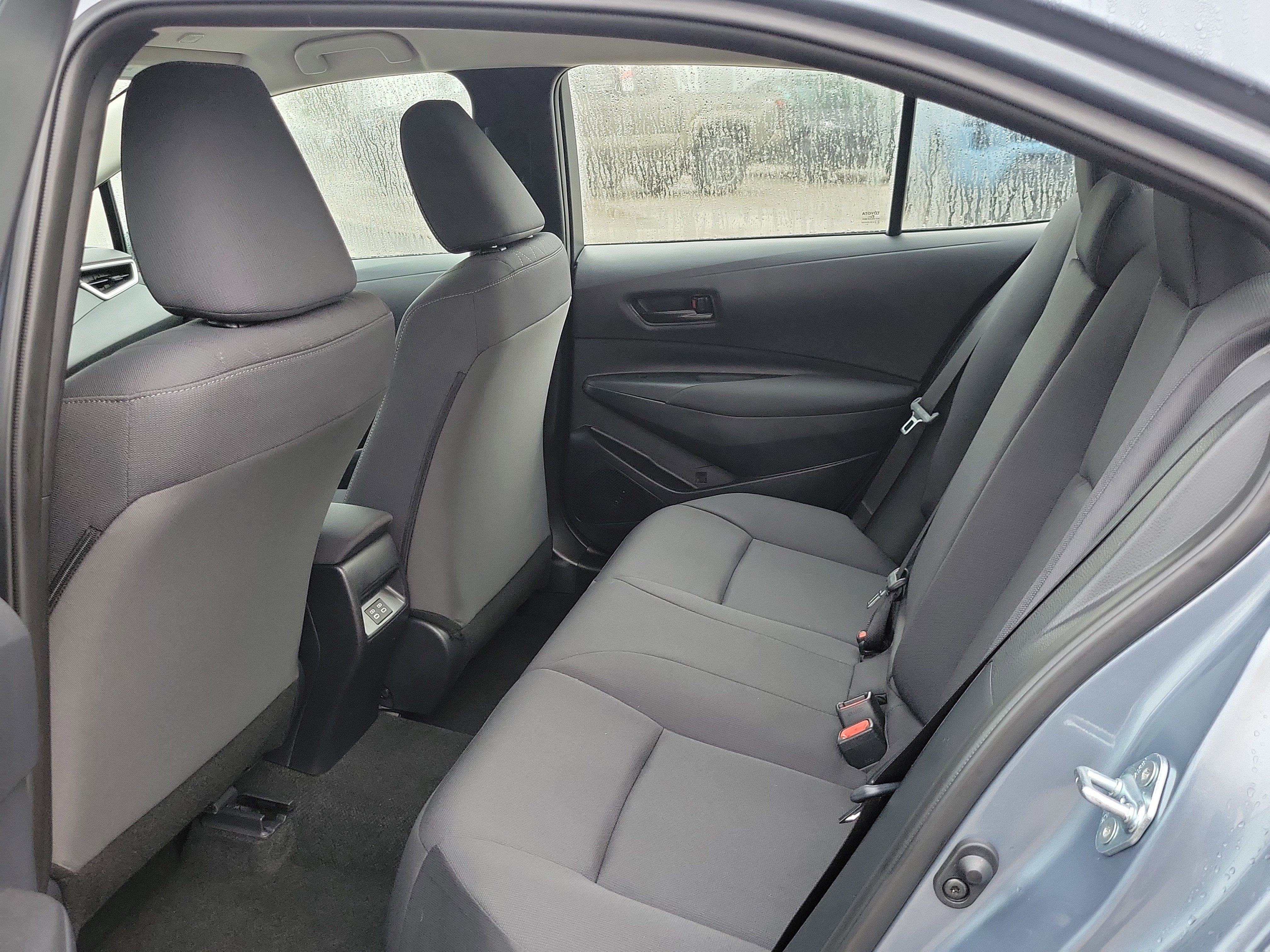 Used 2025 Toyota Corolla LE image 9