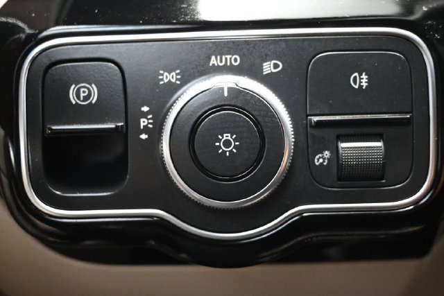 Used 2022 Mercedes-Benz CLA 250 4MATIC image 24
