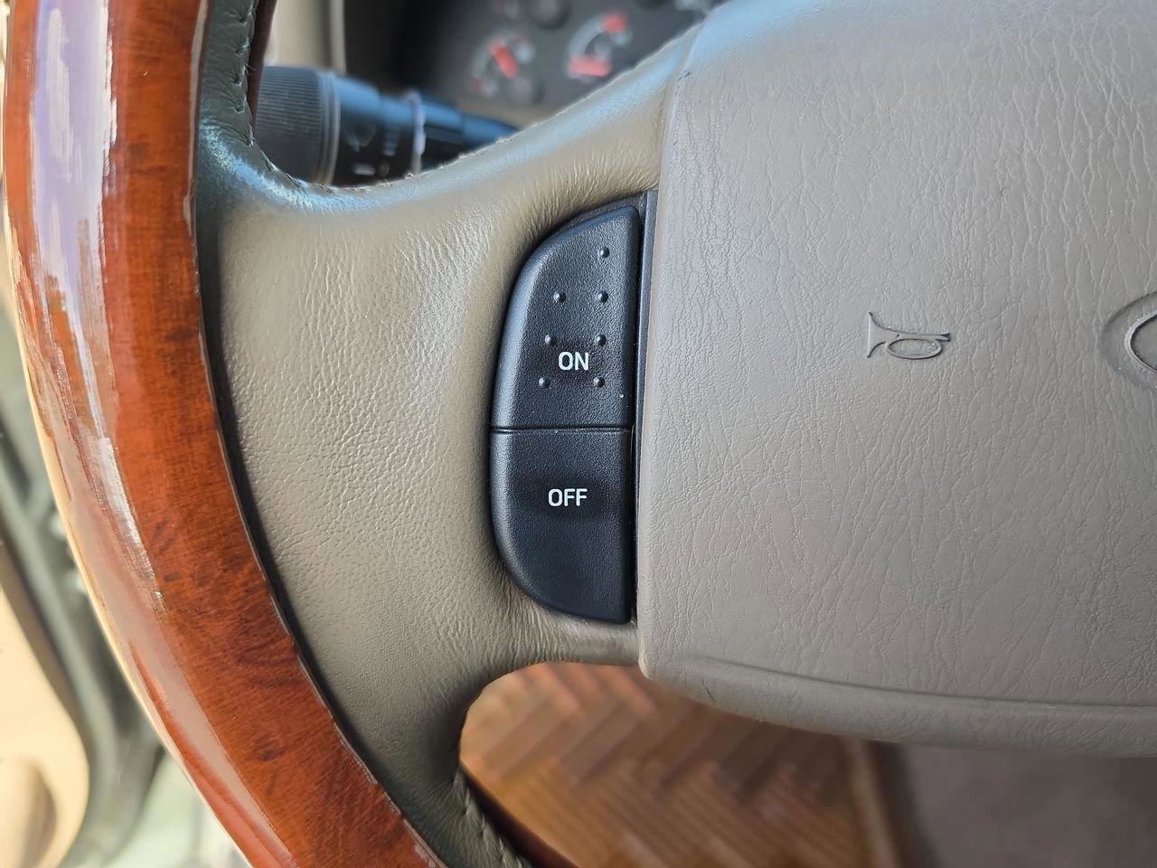 Used 2001 Ford Excursion Limited RWD image 27