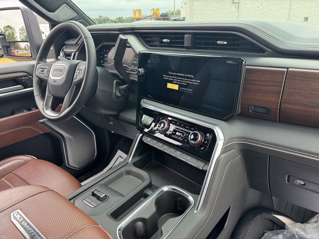 Used 2025 GMC Sierra 2500 Denali Ultimate image 21