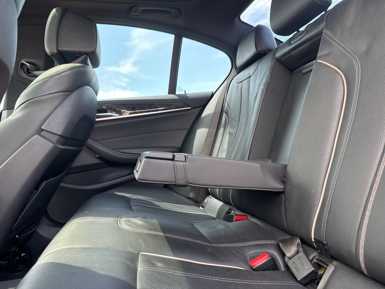 Used 2019 BMW 530i w/ Premium Package RWD image 40