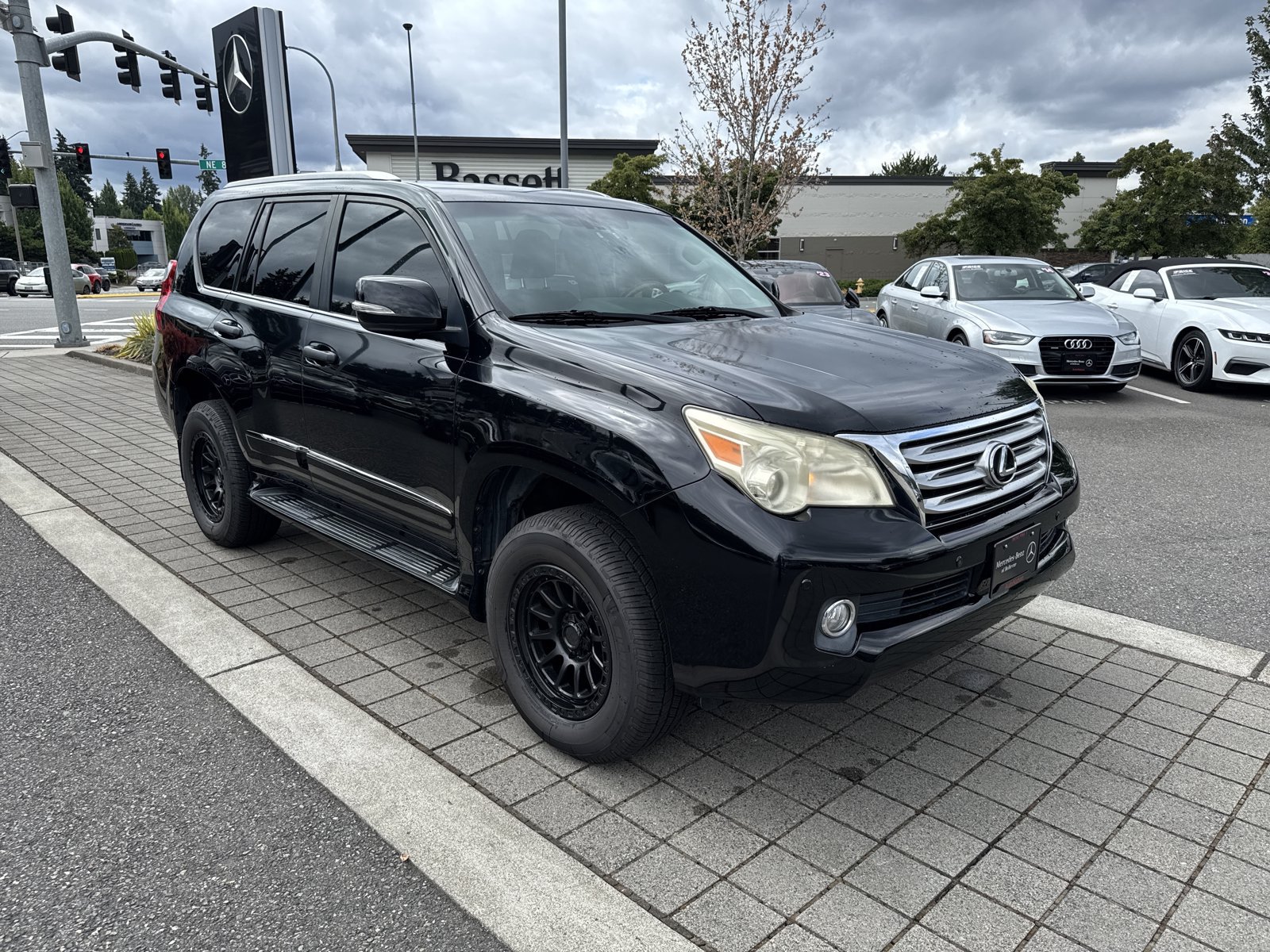 Used 2012 Lexus GX 460 w/ Comfort Plus Pkg AWD/4WD image 3