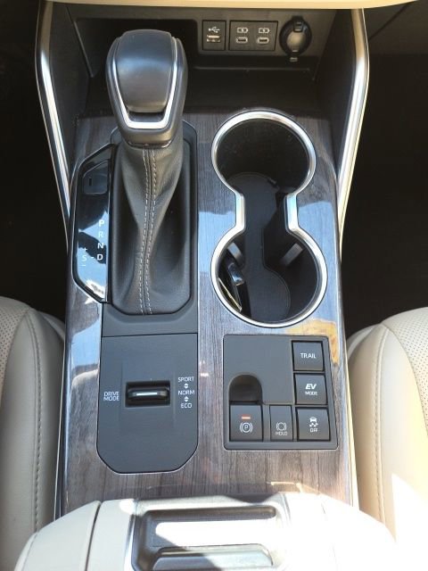 Used 2023 Toyota Highlander Limited image 19