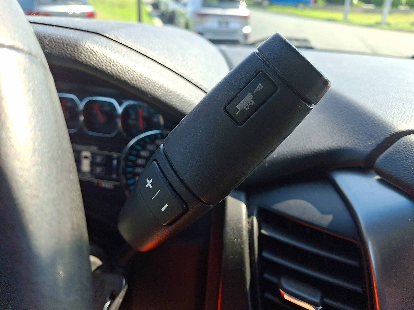 Used 2018 Chevrolet Suburban LS AWD/4WD image 15