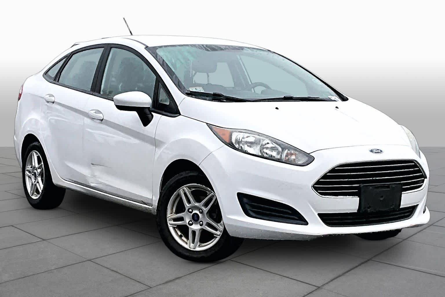 Used 2017 Ford Fiesta SE FWD image 3