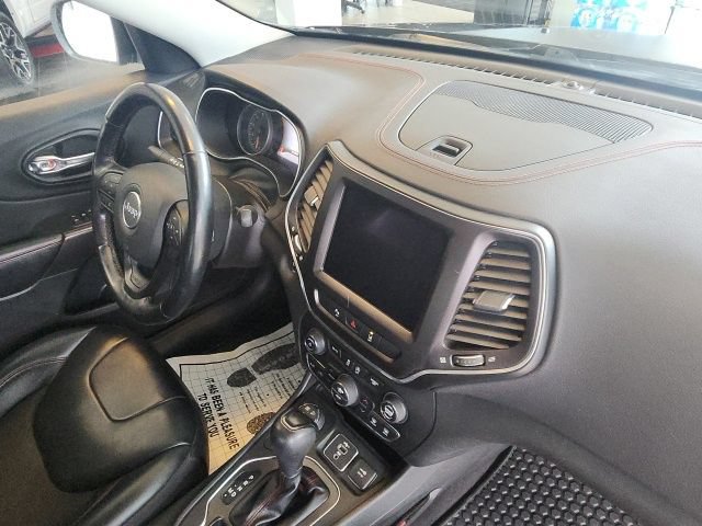 Used 2021 Jeep Cherokee Trailhawk w/ Sun, Sound & Nav Group AWD/4WD image 17