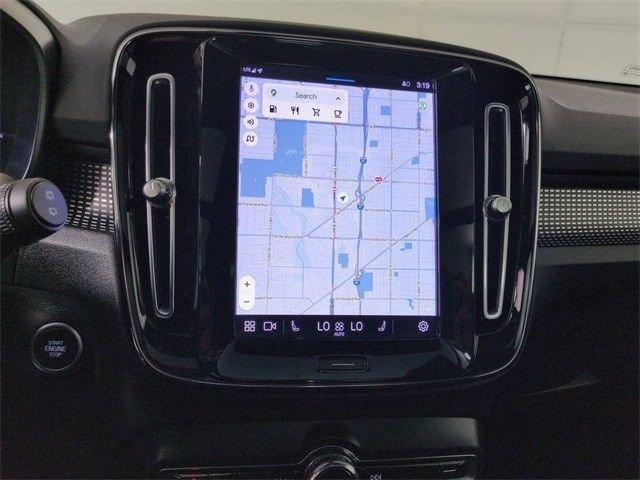 Used 2023 Volvo XC40 B5 Plus image 23