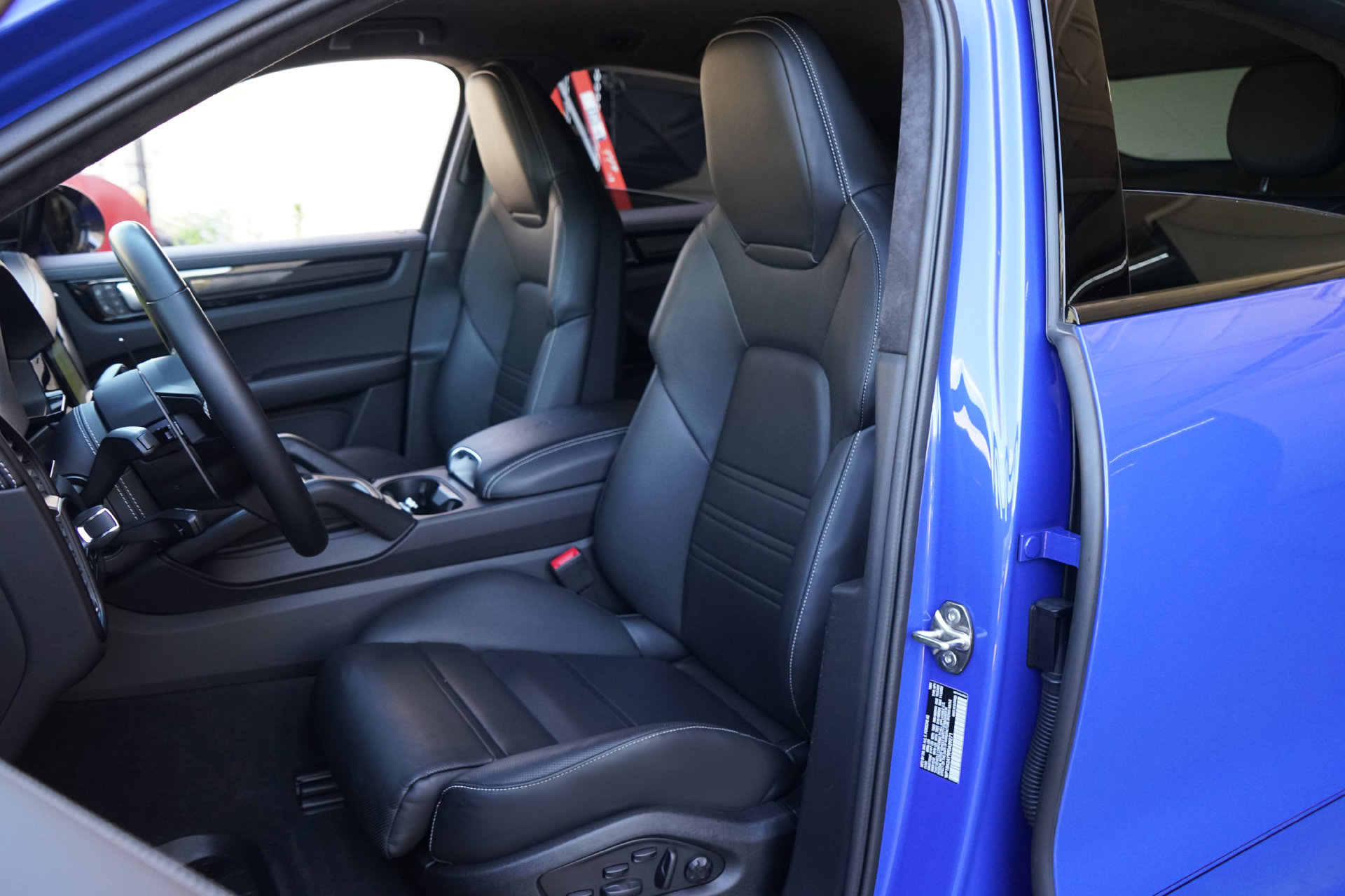 Used 2023 Porsche Cayenne Turbo GT AWD/4WD image 7