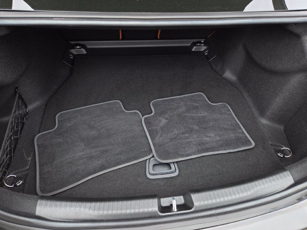 Used 2025 Mercedes-Benz C 300 Sedan image 33