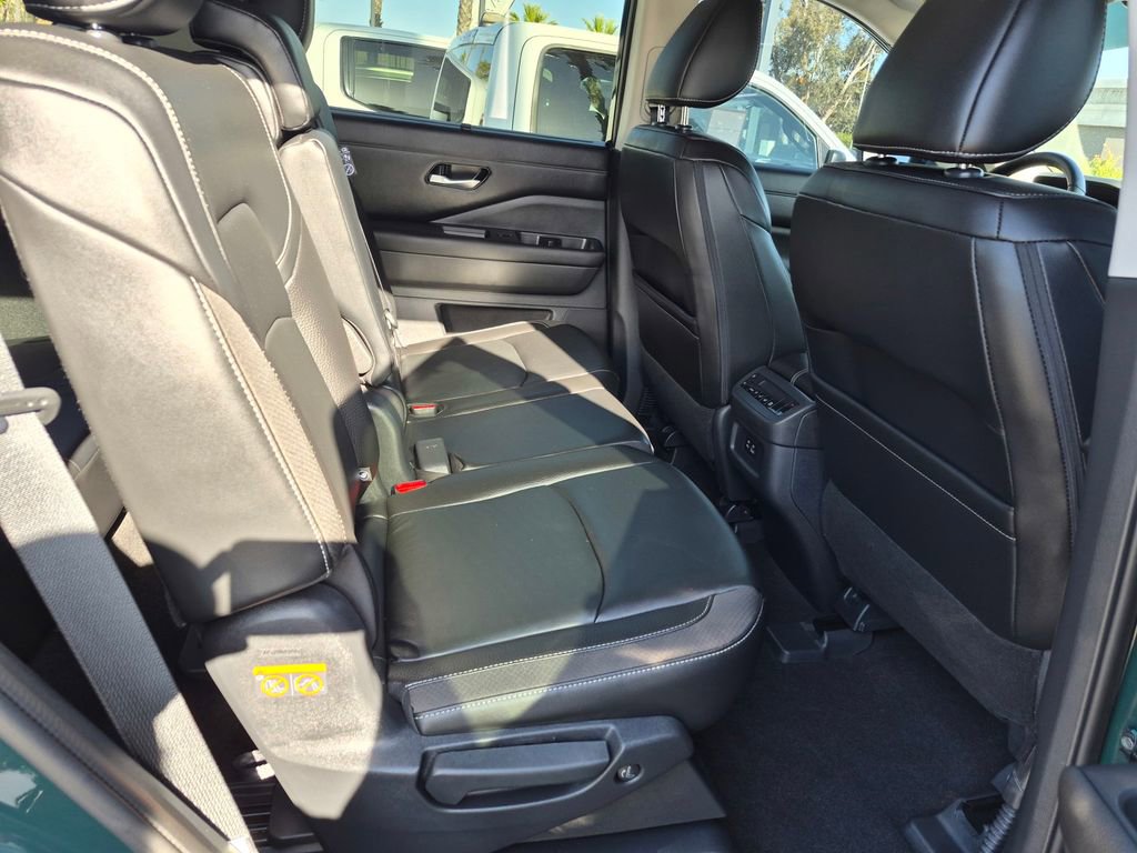 Used 2023 Nissan Pathfinder SL FWD image 30
